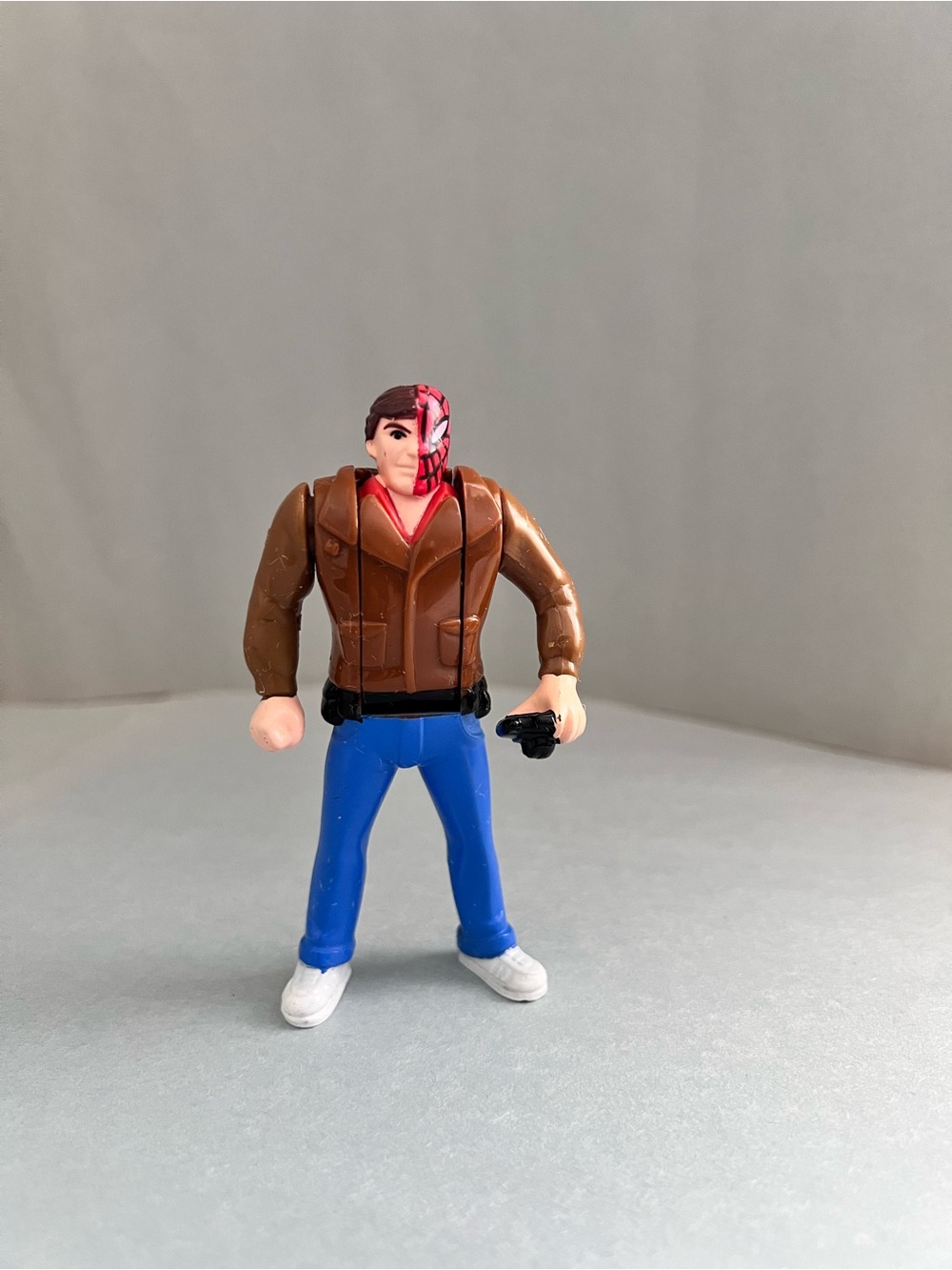1995 Marvel 3.75" Spider Sense Peter Parker/ Spider-Man
Action Figure